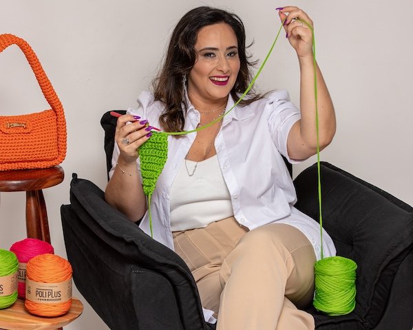 Andréia Passote — Professora de Bolsas em Crochê